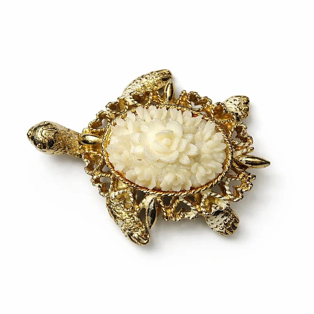 Vintage Gold Tone Turtle Brooch with‎ Carved Floral Center